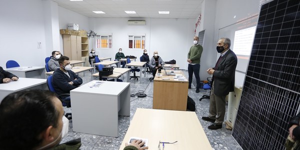 El Ayuntamiento atiende a 26.680 personas, facilita 3.090 itinerarios de inserción sociolaboral y concede 53.197 ayudas para servicios básicos en el marco del Plan de Zonas Desfavorecidas, que cumple los objetivos fijados por el Fondo Social Europeo
