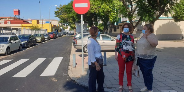 El Ayuntamiento avanza en el programa de mejora de acerados y calzadas con nuevas actuaciones en las callles Ontur y Abel del distrito Este-Alcosa-Torreblanca
