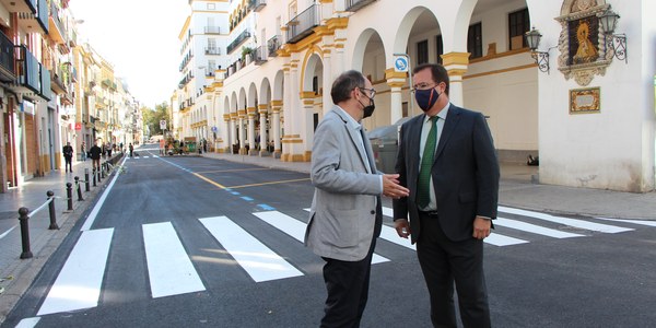 El Ayuntamiento avanza en el programa de pavimentación y mejora de calles del Casco Antiguo con el asfaltado y renovación de la señalización horizontal de Pastor y Landero