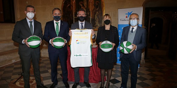 El Ayuntamiento, CaixaBank y la Fundación Aro acuerdan la adecuación con canastas de baloncesto de seis espacios públicos en zonas con necesidad de transformación social para fomentar la actividad deportiva
