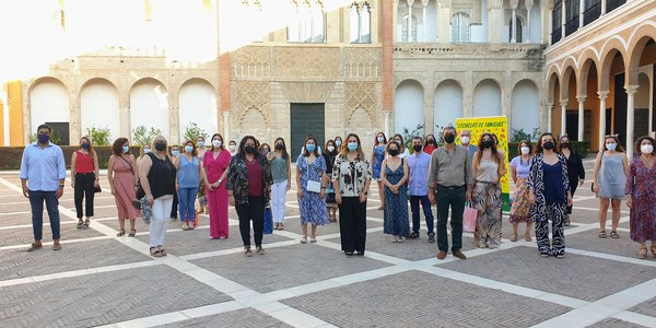El Ayuntamiento clausura el programa Escuelas de Familia que se ha desarrollado de forma telemática