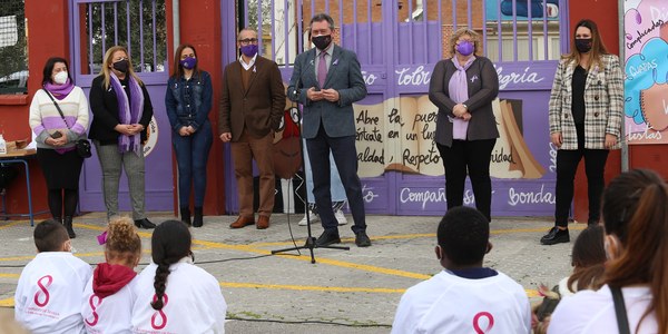 El Ayuntamiento conmemora el 8 de marzo con exposiciones, actividades, entregas de premios e iniciativas en colaboración con centros educativos en los Distritos