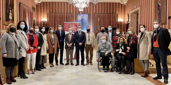 El Ayuntamiento culmina la cuarta edición del programa municipal de empleo Sevilla Integra que alcanza a 5.676 personas y logra un total de 846 inserciones laborales efectivas