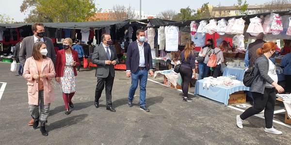 El Ayuntamiento culmina las obras de pavimentación y ordenación del mercadillo de venta ambulante de Estrella de Oriente en el distrito Norte