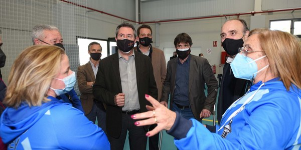 El Ayuntamiento culmina otra gran inversión en instalaciones deportivas y pone en servicio el nuevo pabellón de San Jerónimo en el Distrito Norte