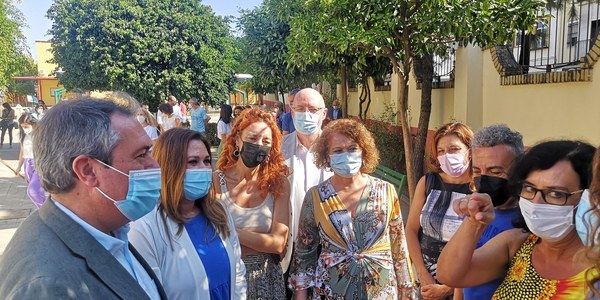 El Ayuntamiento culmina una nueva inversión de eficiencia energética en el CEIP Arias Montano que se convertirá en un referente en sostenibilidad gracias al proyecto de Cruz Roja