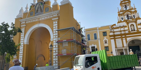 El Ayuntamiento de Sevilla acomete los trabajos previos para iniciar la restauración del Arco de la Macarena en el marco del proyecto de intervención integral sobre el conjunto de la muralla