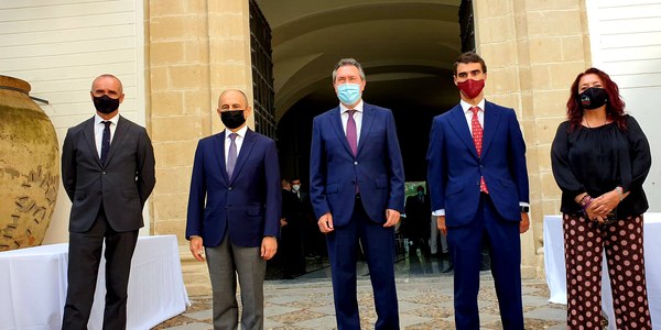 El Ayuntamiento de Sevilla, Altadis y KKH presentan el proyecto de inversión para la antigua Fábrica de Tabacos de Los Remedios que incluye un gran parque, nuevas actividades económicas y equipamientos