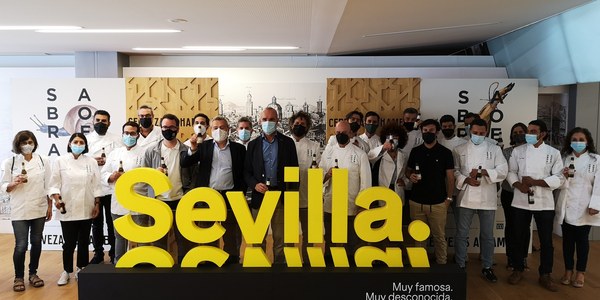 El Ayuntamiento de Sevilla colabora en una iniciativa de Cervezas Alhambra para impulsar la gastronomía sevillana a través de una ruta gastronómica y cultural por una treintena de establecimientos