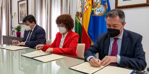 El Ayuntamiento de Sevilla firma un acuerdo de colaboración con la Diputación de Huelva y el Ayuntamiento onubense para la promoción de sus sectores productivos