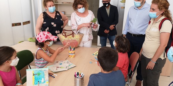 El Ayuntamiento de Sevilla imparte actividades y talleres de educación medioambiental y agroecología a 180 niños y niñas en los campamentos de verano de los huertos urbanos