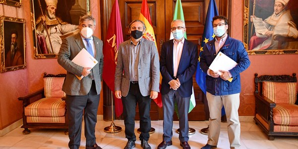 El Ayuntamiento de Sevilla suscribe dos convenios con SAMU y Andalucía Acoge que permitirán la cesión de viviendas de Emvisesa para el desarrollo de programas de inclusión sociales