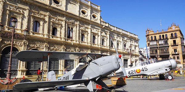 El Ayuntamiento de Sevilla y la Plaza de San Francisco acogen desde mañana la exposición ‘Tablada fue el principio’, con motivo del centenario del Acuartelamiento Aéreo de Tablada
