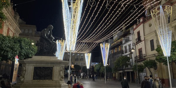 El Ayuntamiento licita el contrato para la iluminación navideña con el objetivo de que esté todo instalado en noviembre