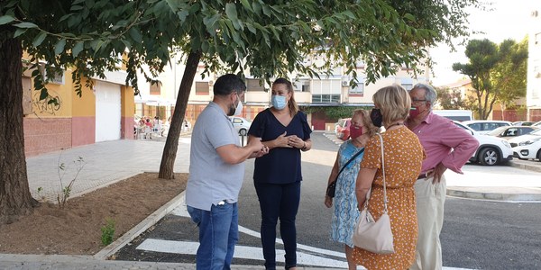 El Ayuntamiento mejora accesos, pistas deportivas y zonas comerciales de La Oliva
