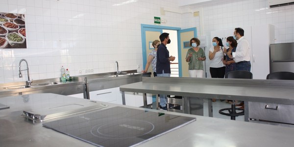 El Ayuntamiento mejora la sala destinada a taller de cocina del Centro Cívico de San Pablo