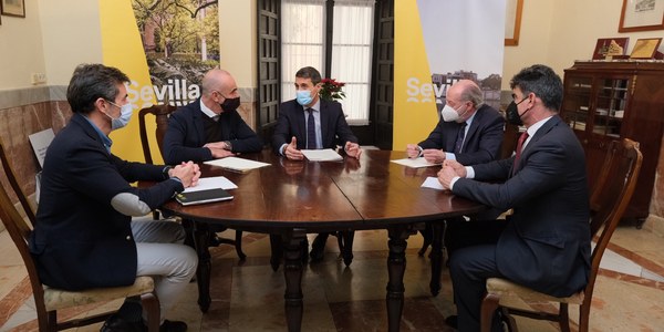 El Ayuntamiento obtiene casi 3 millones de financiación estatal para su Plan de Sostenibilidad Turística que incide en el confort climático y medioambiental y la digitalización del destino Sevilla y la convivencia entre turistas y residentes