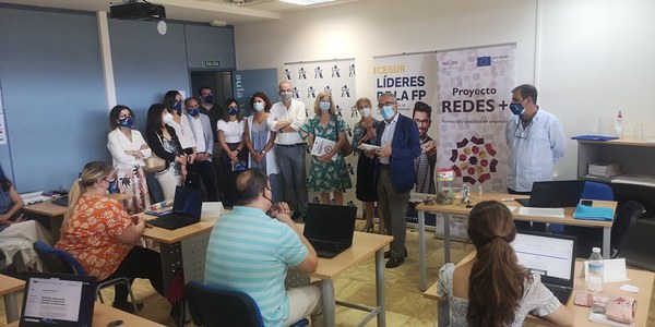 El Ayuntamiento pone en marcha un programa de inserción laboral para formar a gerentes de pequeños comercios con un presupuesto de 123.00 euros dentro del Plan municipal Redes+