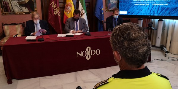El Ayuntamiento pone en marcha un  proyecto piloto pionero de armas de fuego con sistema inteligente que impide su uso por personas ajenas a la Policía Local y trabaja en iniciativas similares para mejorar la seguridad en las salas de tiro