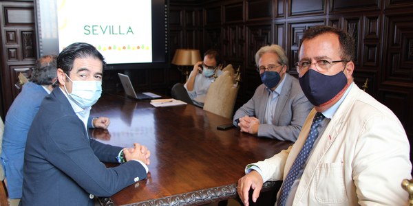 El Ayuntamiento recibe el apoyo de la Asociación de Hosteleros de Sevilla para la puesta en marcha del Plan Respira Sevilla como “revulsivo” para la actividad económica y para una ciudad más habitable y sostenible