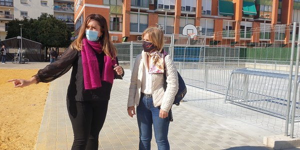 El Ayuntamiento refuerza su inversión en el Tiro de Línea con la adecuación de la Plaza Alcalde Horacio Hermoso que cuenta ya con una nueva pista polideportiva, accesibilidad universal  y más zonas verdes