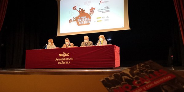 El Ayuntamiento de Sevilla resalta el trabajo de los profesionales municipales de Servicios Sociales y Salud en colaboración con entidades y ONG para evitar el contagio por COVID-19 y atajar la hepatitis C entre el colectivo de personas sin hogar