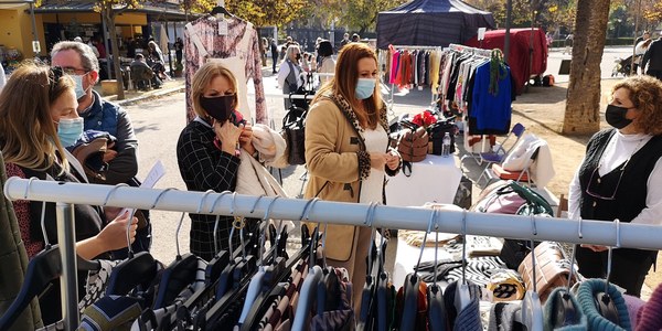 El Ayuntamiento respalda dos ediciones especiales del Zoco del Parque de María Luisa para impulsar las ventas de artesanos y pequeños comerciantes durante las Navidades