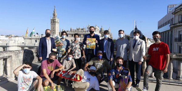 El Ayuntamiento respalda el evento Go Skateboarding Day Sevilla 2021, que se celebra este sábado con la participación de un centenar de personas