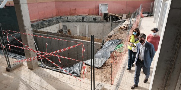 El Ayuntamiento sustituye el vaso de compensación, el sistema de depuración y las bombas de la piscina de Tiro de Línea por 332.999 euros y ampliará las zonas comunes y de ocio