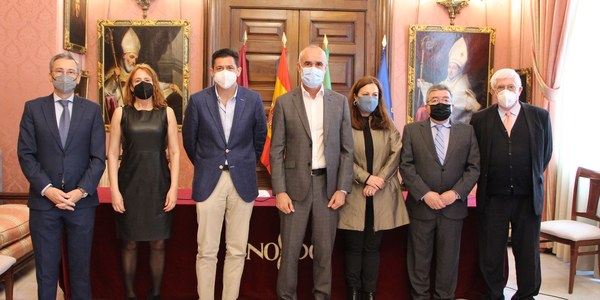 El Ayuntamiento unificará en un solo procedimiento la licencia de obras, la calificación ambiental y la licencia de actividad para simplificar la tramitación, agilizar los proyectos empresariales y facilitar la atracción de inversiones