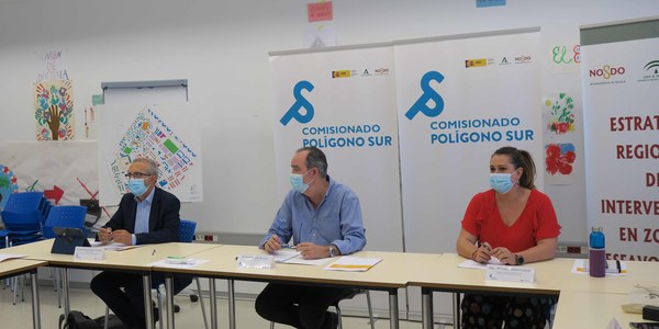 El Ayuntamiento y el Comisionado acuerdan mantener la estrategia de intervención integral de mejora del hábitat del Polígono Sur iniciada hace un año y reforzar el trabajo en red con residentes y entidades
