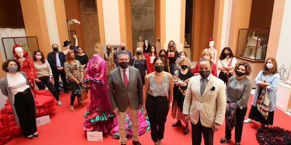El Ayuntamiento y la agencia Doble Erre organizan un desfile virtual de moda flamenca con la participación de 24 diseñadores que muestran las tendencias en trajes y complementos