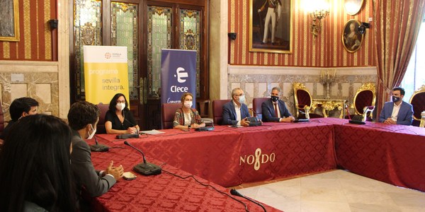 El Ayuntamiento y la Fundación Randstad alcanzan el medio millar de personas en el programa de inserción sociolaboral Sevilla Integra en las barriadas de Cerro-Amate