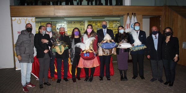 El Centro de Cerámica acoge el acto de traspaso de reinado de los Reyes Magos de Oriente de la Cabalgata de Triana