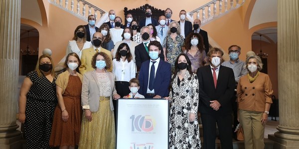 El Colegio Alemán de Sevilla presenta el logotipo de su Centenario en el Salón Colón