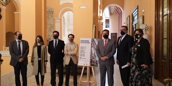 El Distrito Casco Antiguo impulsa una agenda de actividades junto a comerciantes y hosteleros para dinamizar los negocios del centro