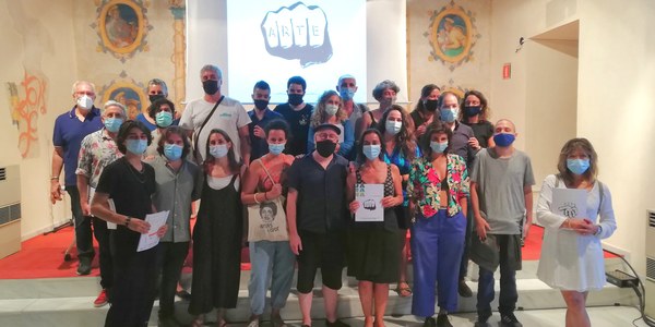 El Espacio Santa Clara acoge la presentación de la revista 'Jarana', fruto del II Campus Polígono Sur de Factoría Cultural