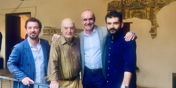 El Espacio Santa Clara acoge una mesa redonda en torno a ‘Tríplex’ con Luis Gordillo, Miki Leal y Rubén Guerrero