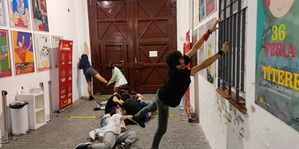 El Teatro Alameda y la compañía Un proyecto corriente acercan la escena contemporánea al público joven con talleres semanales de creación artística