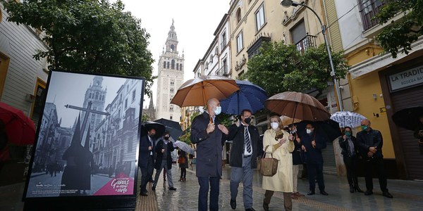 El Ayuntamiento pone en servicio la calle Mateos Gago tras las obras de reurbanización y lanza una campaña de promoción del barrio de Santa Cruz