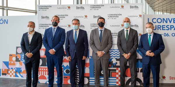 Espadas apela a la unidad entre las administraciones públicas y a reforzar la colaboración público-privada para encarar la recuperación del turismo durante la I Convención de Destinos Turísticos de España que reúne en Sevilla a 300 autoridades