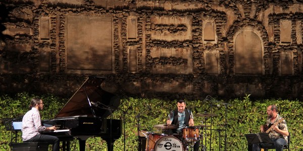 Flamenco, música antigua, sonoridades mediterráneas, música clásica y jazz componen las propuestas de las Noches en los Jardines del Real Alcázar de Sevilla para esta semana