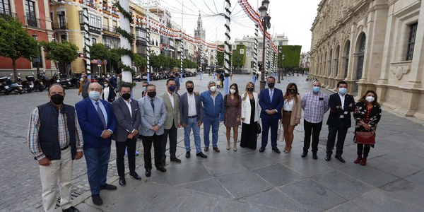 La Banda Sinfónica Municipal de Sevilla ofrece el ‘Concierto de Feria’ en el Teatro Lope de Vega con las sevillanas como protagonistas de un recital en el que participan Las Soles, Los del Guadalquivir, Somos del Sur y Brumas