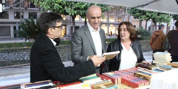 La Feria del Libro Antiguo y de Ocasión vuelve a reunir en Plaza Nueva a las mejores librerías de viejo del país hasta el 8 de diciembre