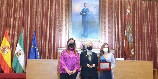 La Fundación Jiménez Becerril entrega el Premio Contra el Terrorismo a Soledad Becerril