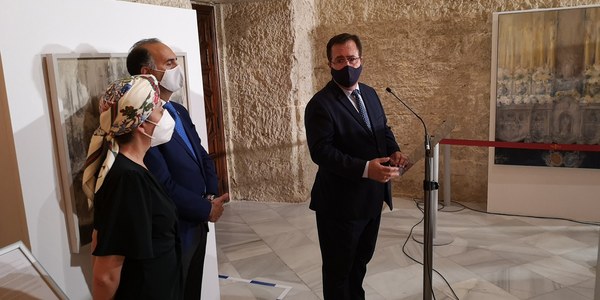 La Hermandad de la Candelaria muestra sus cien años de historia en una exposición que se puede visitar en el Ayuntamiento hasta el próximo 10 de octubre