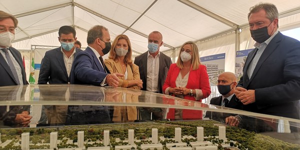 Las obras del desarrollo urbanístico de los suelos de Palmas Altas Sur arrancan con una inversión de 400 millones de euros y un proyecto que incluye 2.870 viviendas, zonas verdes, equipamientos y nuevos accesos