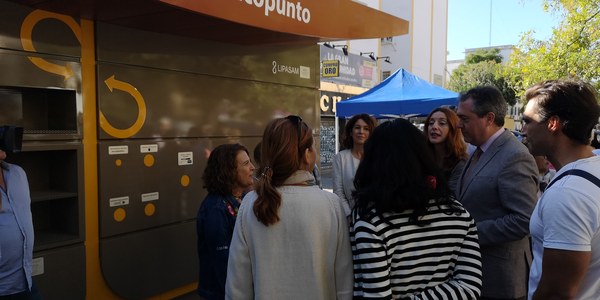 Lipasam recibe la Escoba de Platino, reconocimiento internacional a la protección del medio ambiente, por la implantación de la red de Ecopuntos en Sevilla