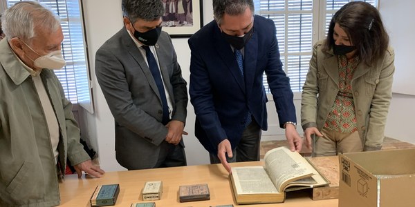 Los ayuntamientos de Montilla y Sevilla acuerdan la donación a la ciudad de negativos fotográficos históricos de la Fundación Manuel Ruiz Luque