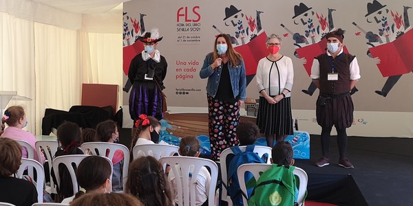 Más de 1.500 escolares participan en las actividades impulsadas por el Ayuntamiento en la Feria del Libro de Sevilla